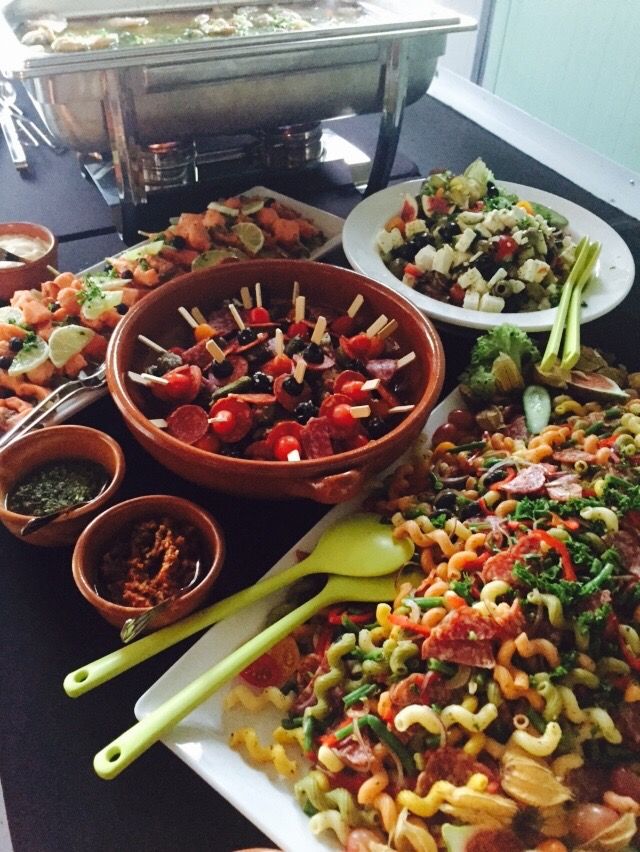 Een smakelijk koud en warm buffet verzorgt door de Torenschouw in Opperdoes